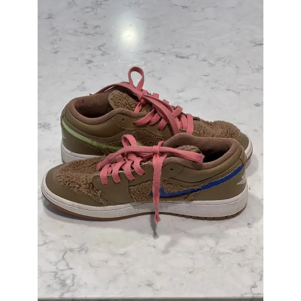 Nike Air Jordan Youth 1 Low Utility GS‎ Teddy Bear Comfort Sneakers Sz 4.5 Beige - Picture 7 of 10